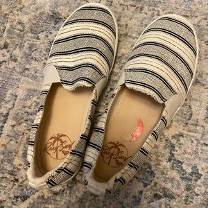 Roxy Slip on